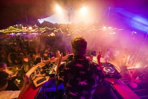 20220610 2252 Bacchus MaxKneefel 94075